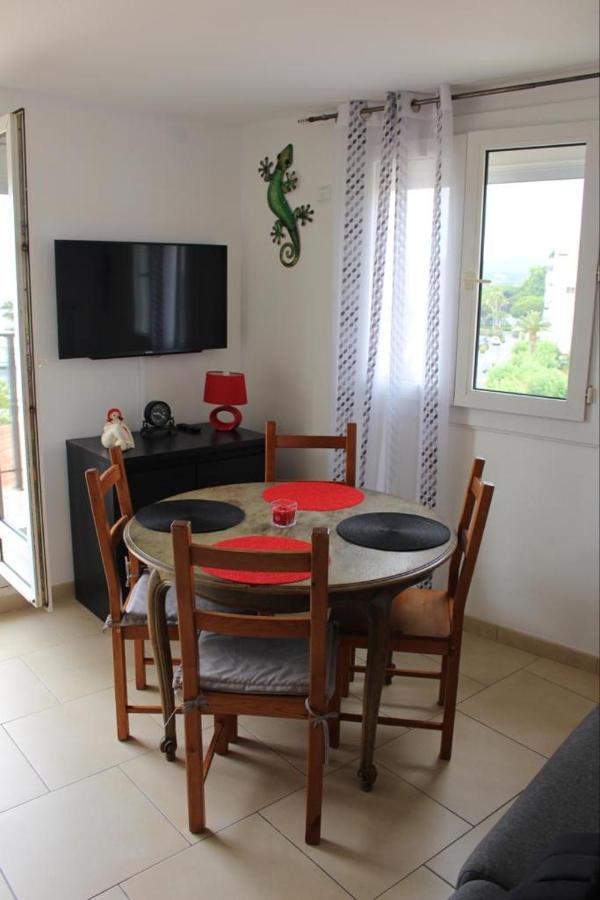 Apartament T2 Coquet Le Lavandou Plein Centre Vue Mer Exceptionnelle. Zewnętrze zdjęcie